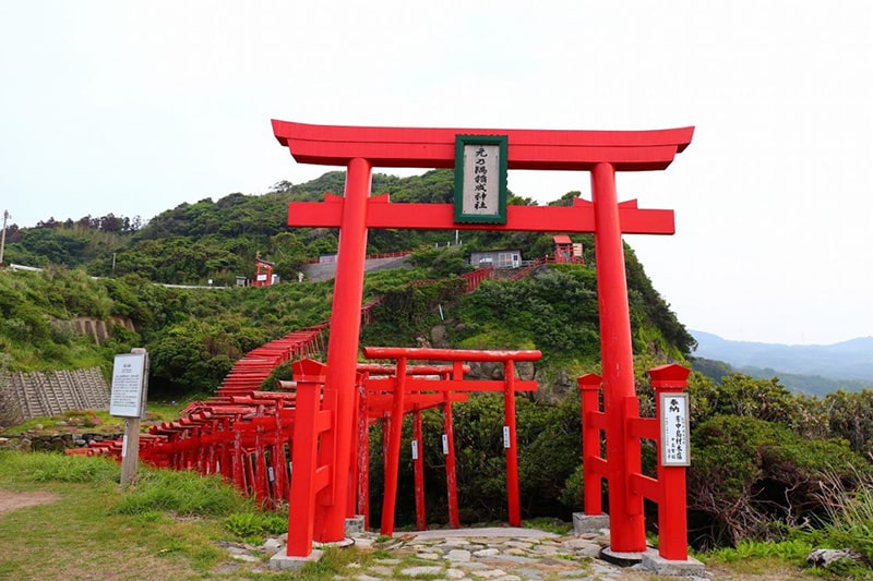 Cánh cổng Torii - Biểu tượng truyền thống Nhật Bản - Nhật ngữ ASAHI Bình Dương