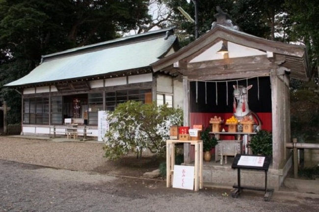 Đền Sakatsura Isosaki và tin đồn về trúng số tại Nhật Bản